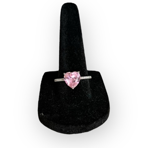 18k White Gold Plated Pink Heart Ring - Picture 1 of 3